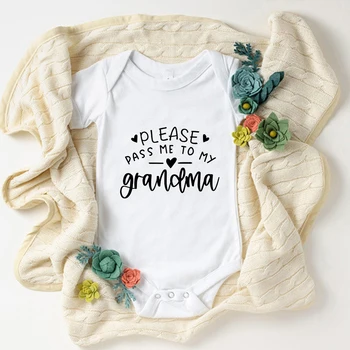 Пожалуйста, передайте меня моей бабушке, милая одежда для маленьких девочек, белое хлопковое боди для новорожденных мальчиков с круглым вырезом и коротким рукавом, детский комбинезон Изображение